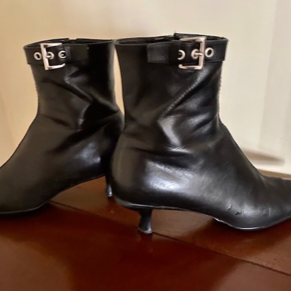 Authentic Prada Black Leather Kitten Heel Boot size 40 - Picture 11 of 11